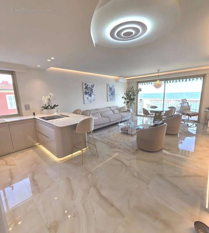 Appartement à ROQUEBRUNE-CAP-MARTIN