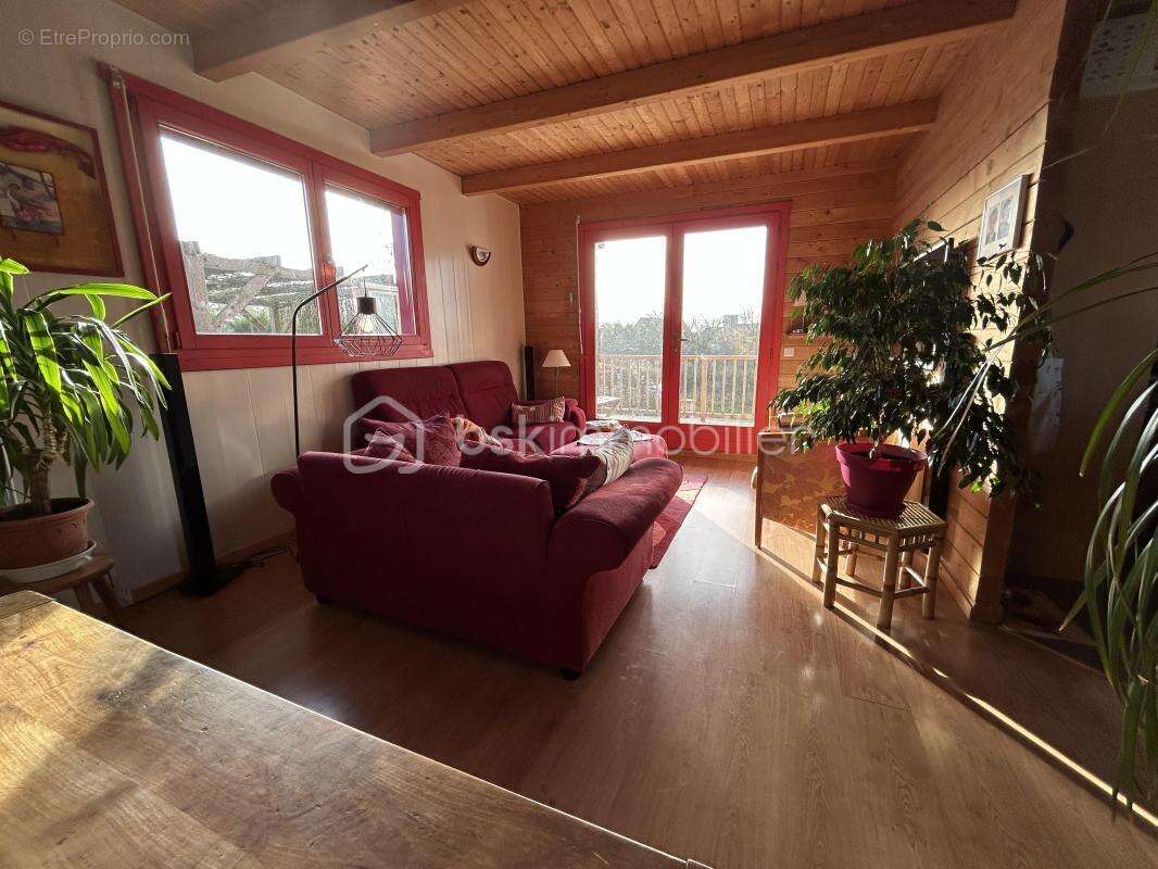 Maison à CHARONVILLE