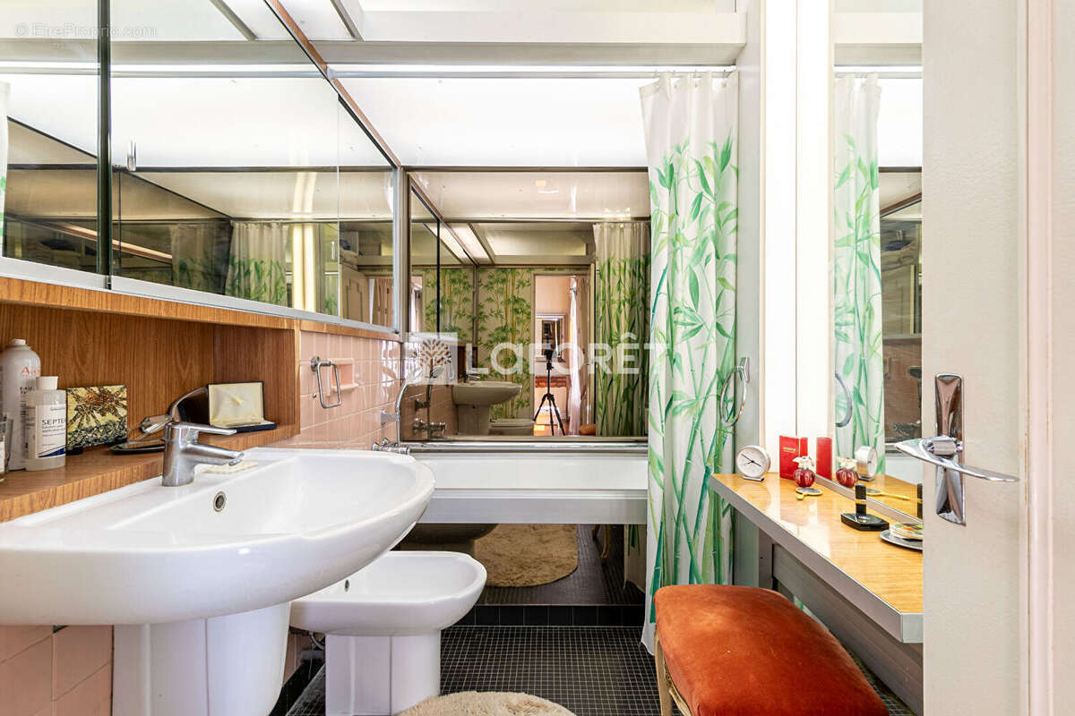 Appartement à PARIS-19E