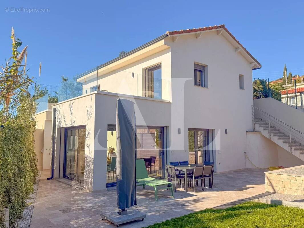 Maison à VALLAURIS