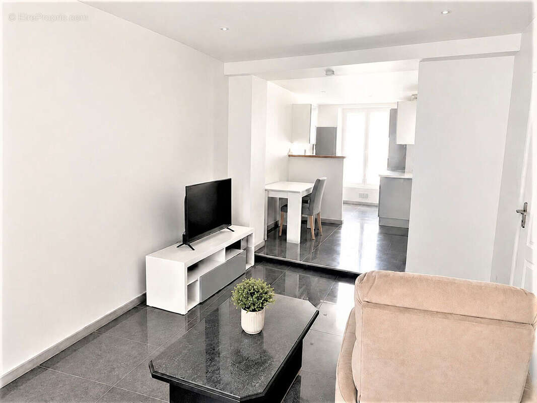 Appartement  3 pièce(s) 50m² + 2 Caves + Cabanon - photo 5