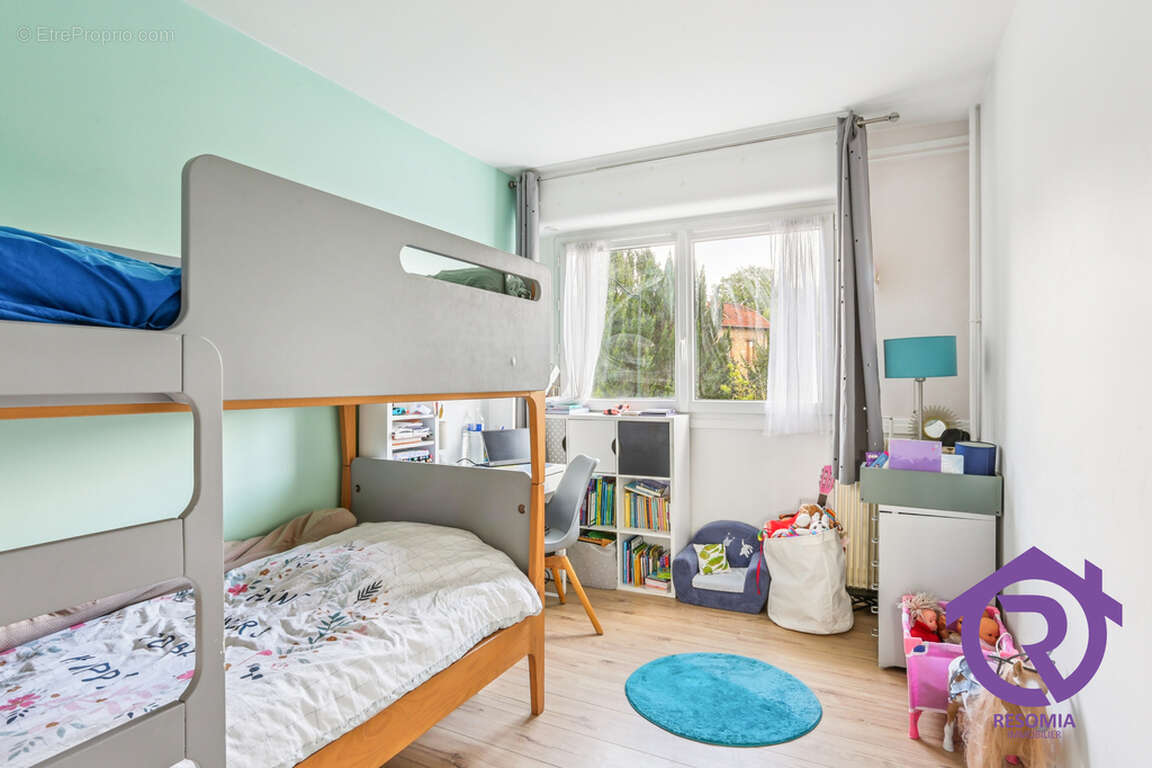 Appartement à LE PLESSIS-ROBINSON