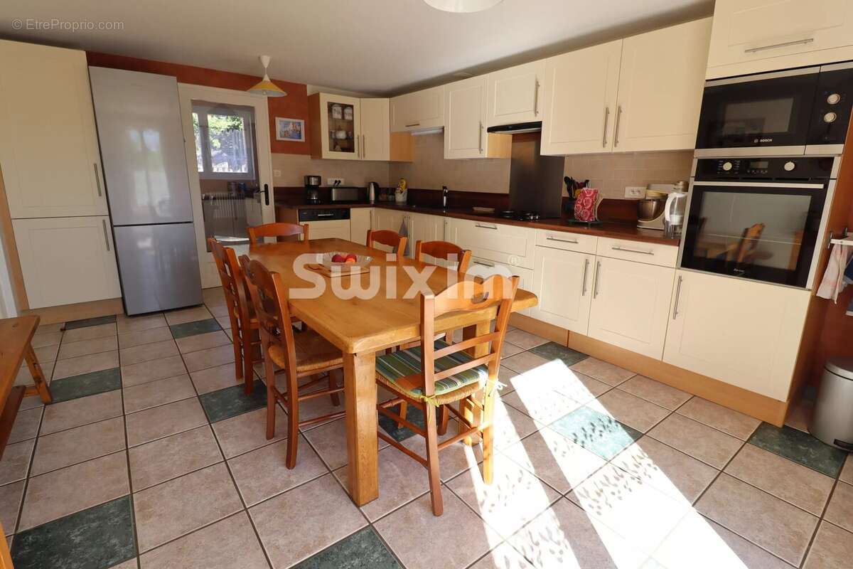 Maison familiale de 148 m² - 4 chambres et 1 grand bureau - photo 4