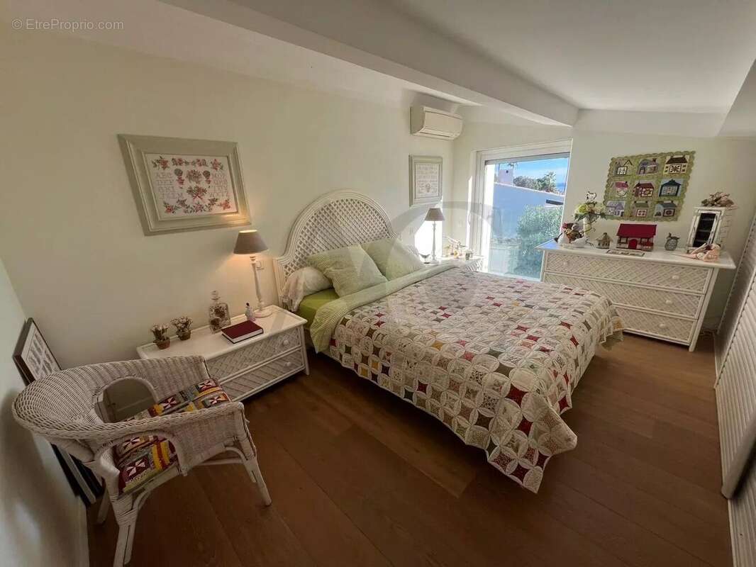 Maison à VILLENEUVE-LOUBET