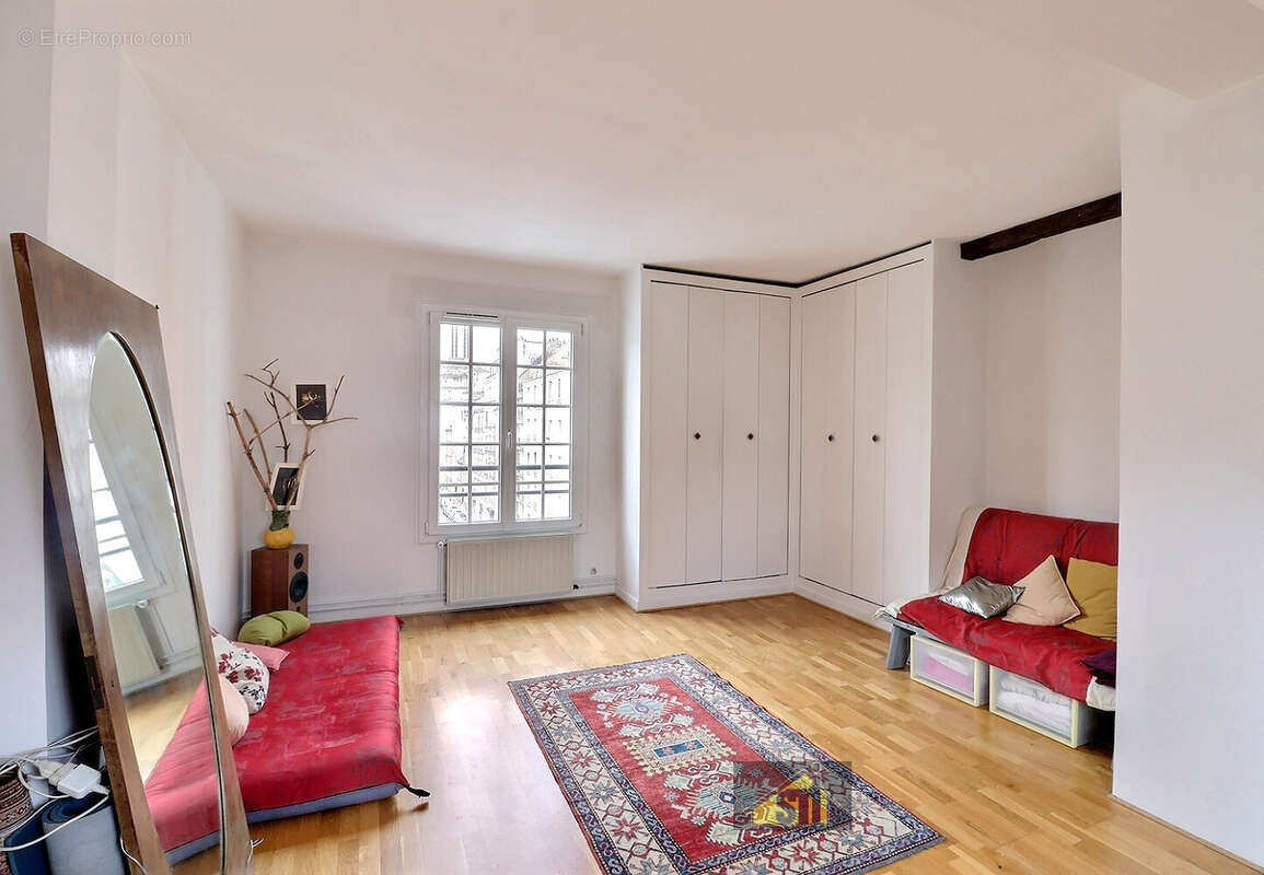 Appartement à PARIS-14E