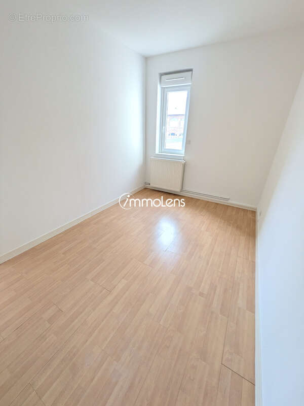 Appartement T3 Bis de 94 m2 avec 2 garages   Saint-Quentin - photo 10