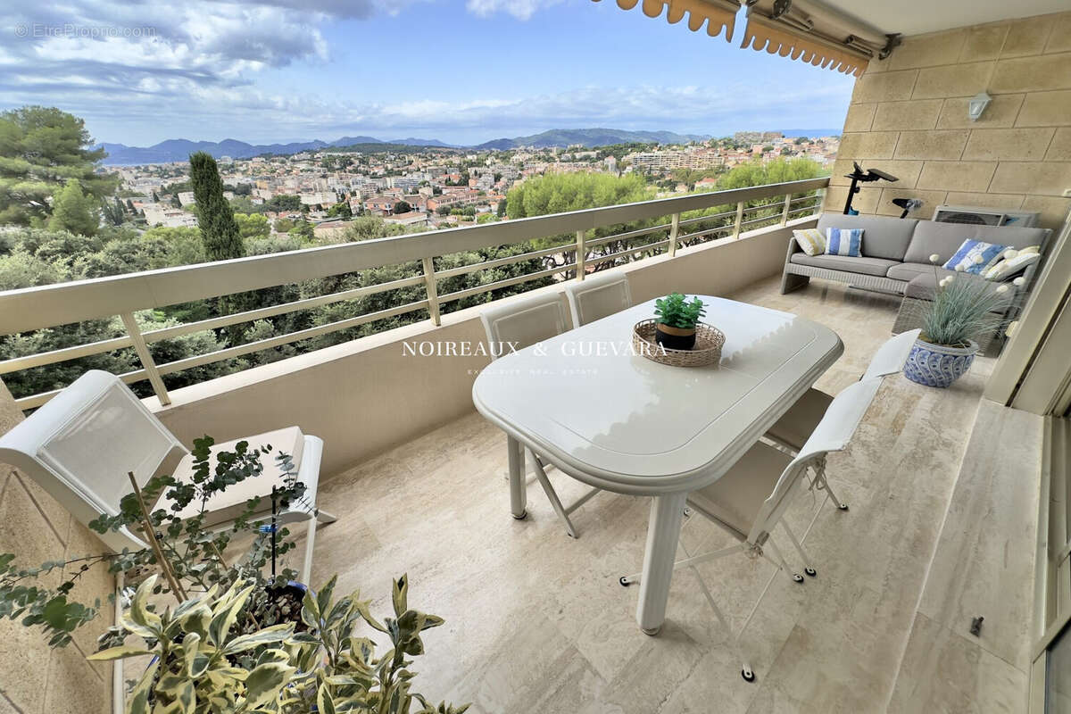 Appartement à LE CANNET