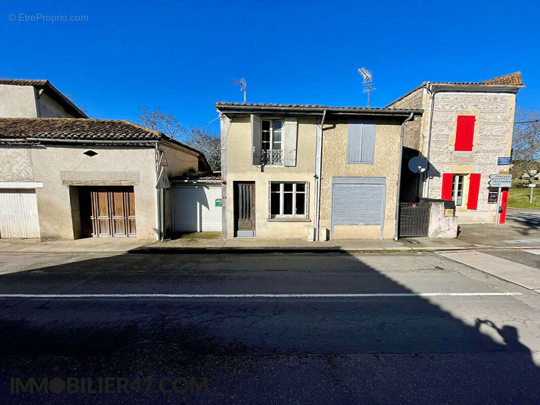 Maison de village avec jardin et garage - photo 3