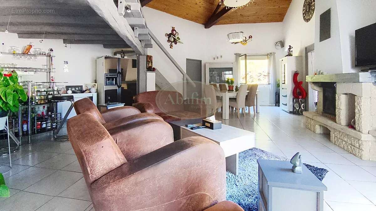 Maison à POINTIS-INARD