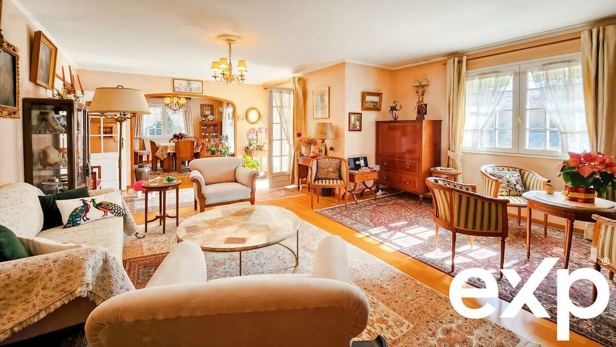 Maison à CHENS-SUR-LEMAN