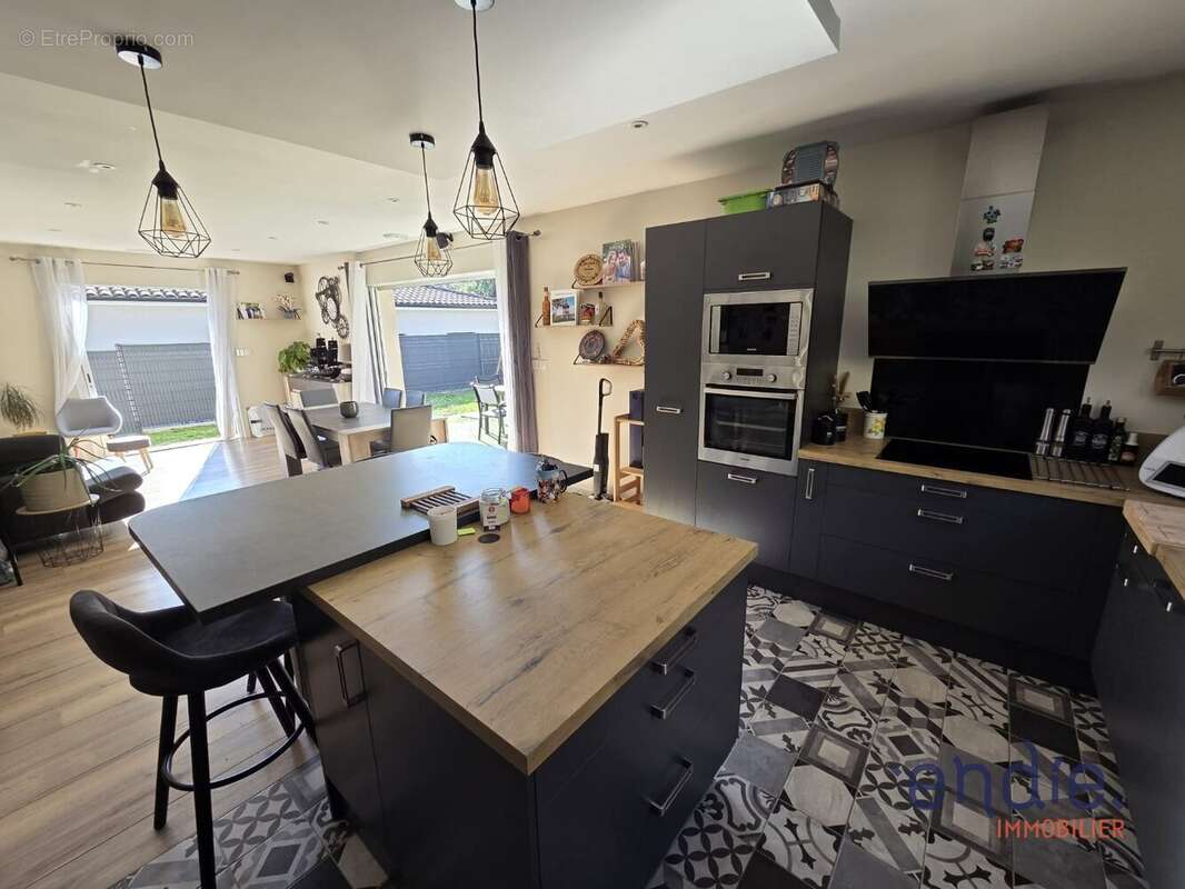 Maison à GRATENTOUR