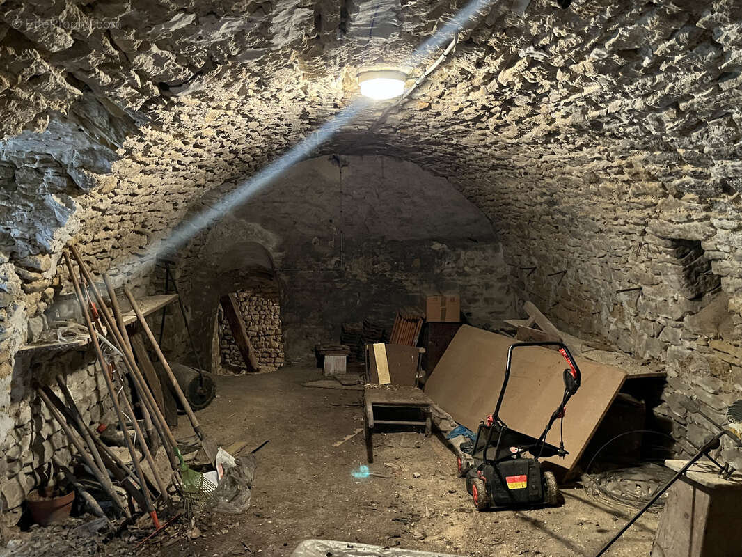 Maison à FOLLAINVILLE-DENNEMONT