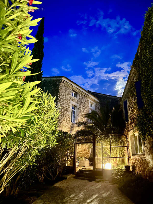 Maison à SUZE-LA-ROUSSE