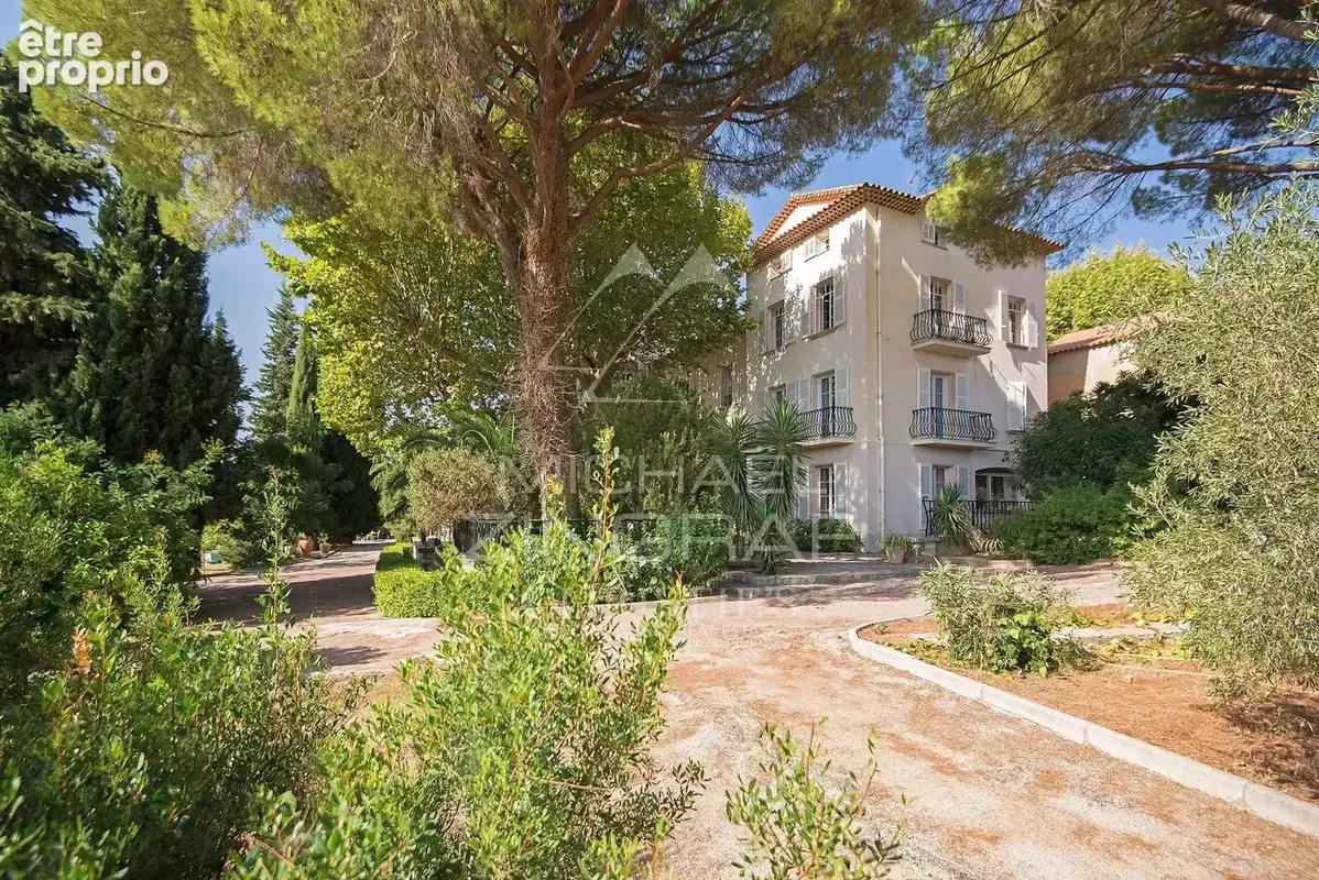 Photo Maison à Sollies-Pont au prix de 2 290 000€