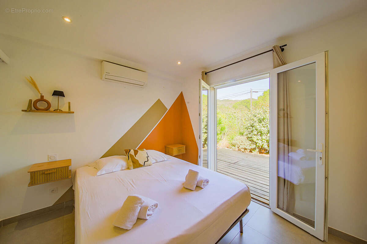 Maison contemporaine avec piscine Porto Vecchio - photo 13