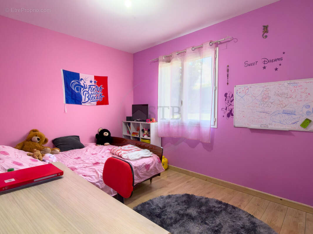 Maison à SAINT-JULIEN-EN-SAINT-ALBAN