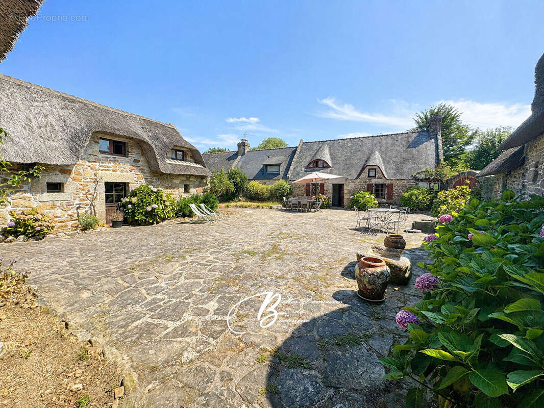 A vendre ensemble de chaumières à quelques pas de la mer - photo 2