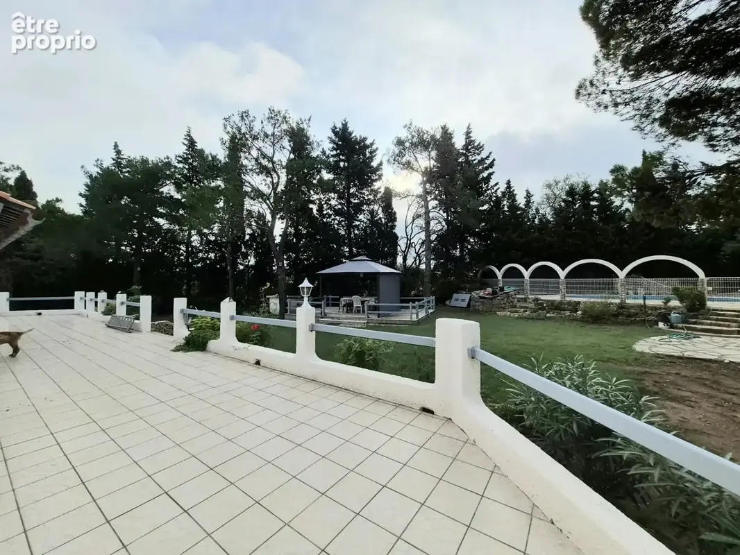 Névian – maison de plain-pied sur un magnifique terrain arboré de 7 500 m² - photo 11