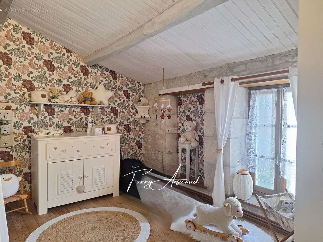 Maison à L'ILE-D'ELLE