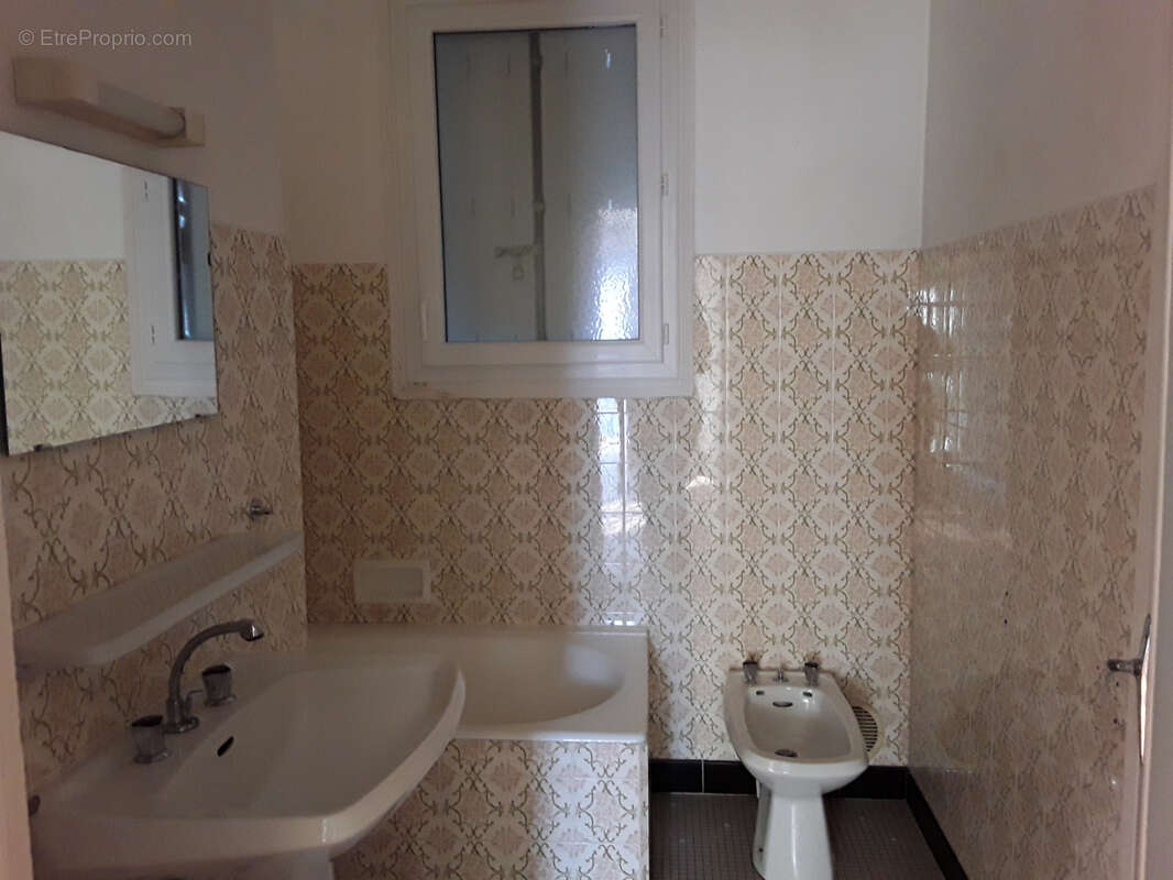 Maison à MONCEAUX-SUR-DORDOGNE