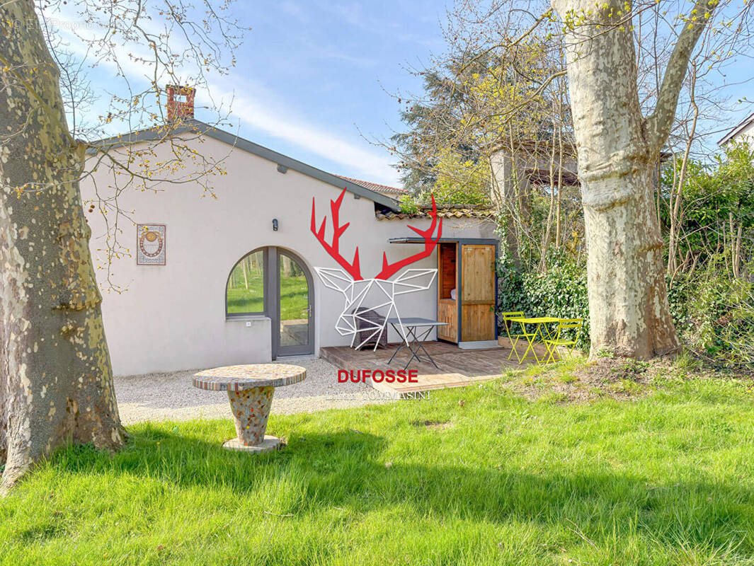 Maison à LA TOUR-DE-SALVAGNY