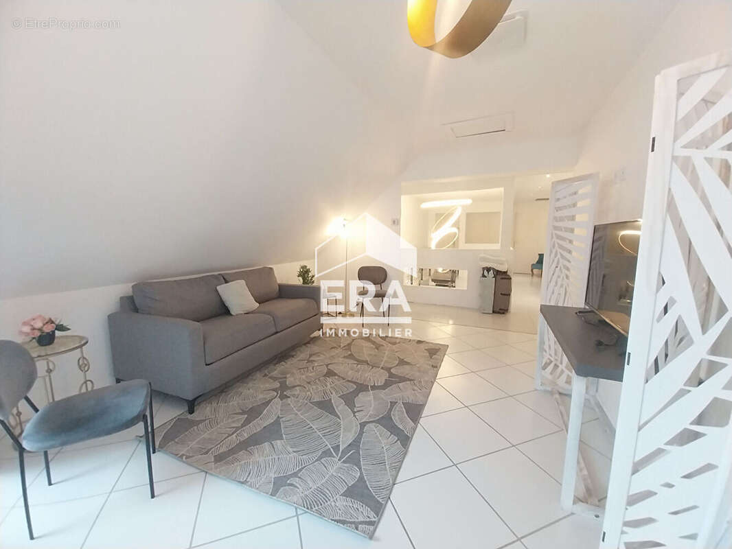 Autre à LA CHAPELLE-VENDOMOISE