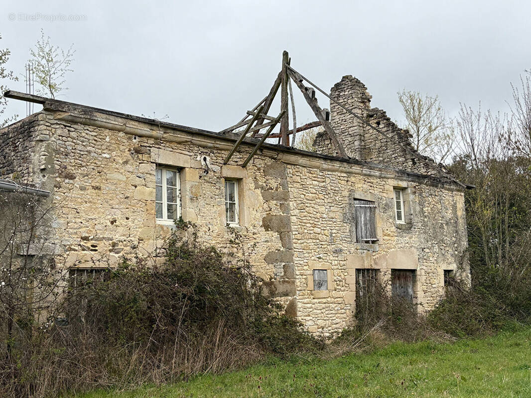 Maison à LOUCE