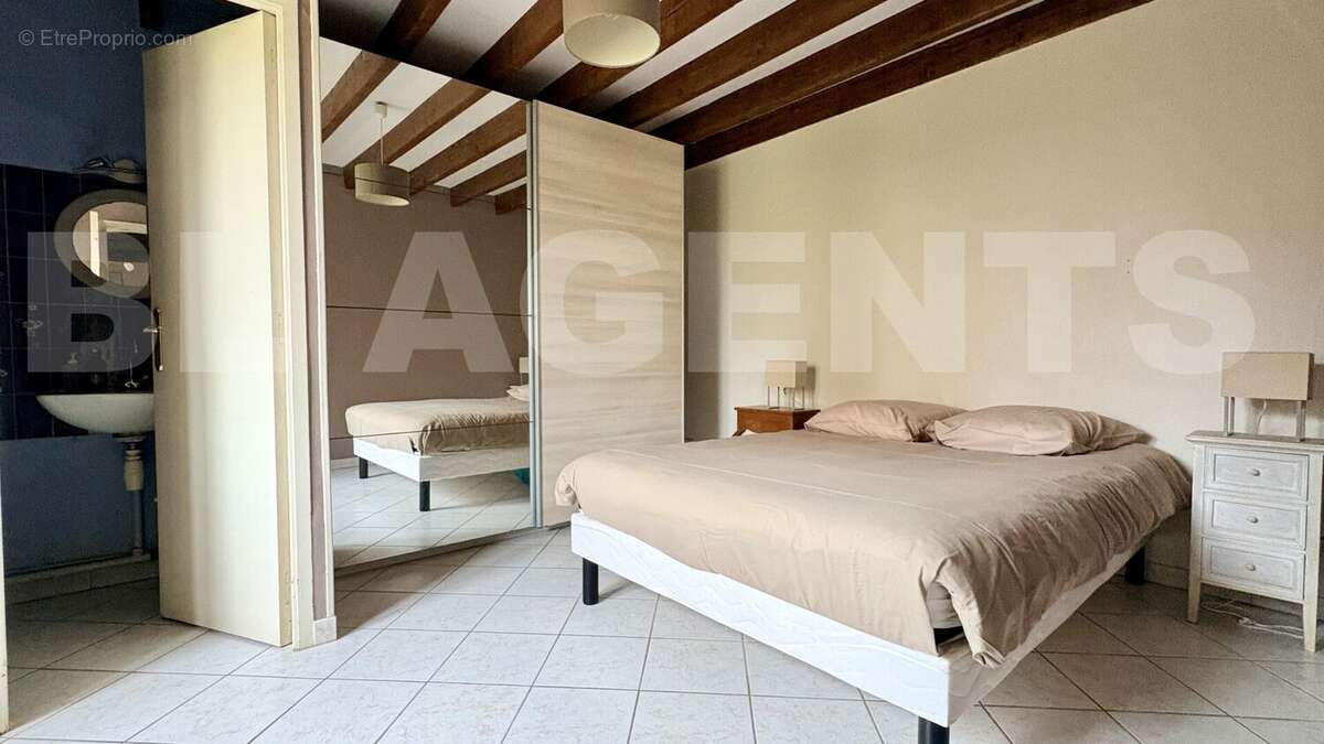 Chambre RDC 1 - Maison à DAMMARIE