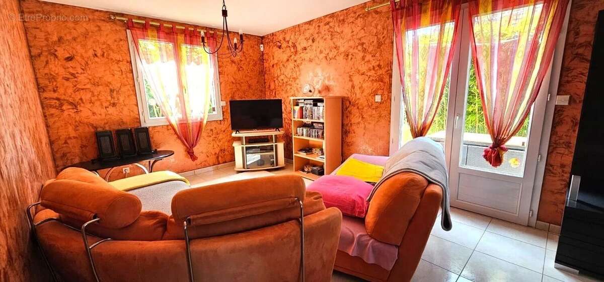 Maison à SAINT-MAURICE-DE-REMENS