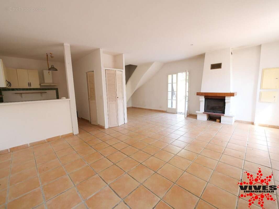 Maison à CRUZY
