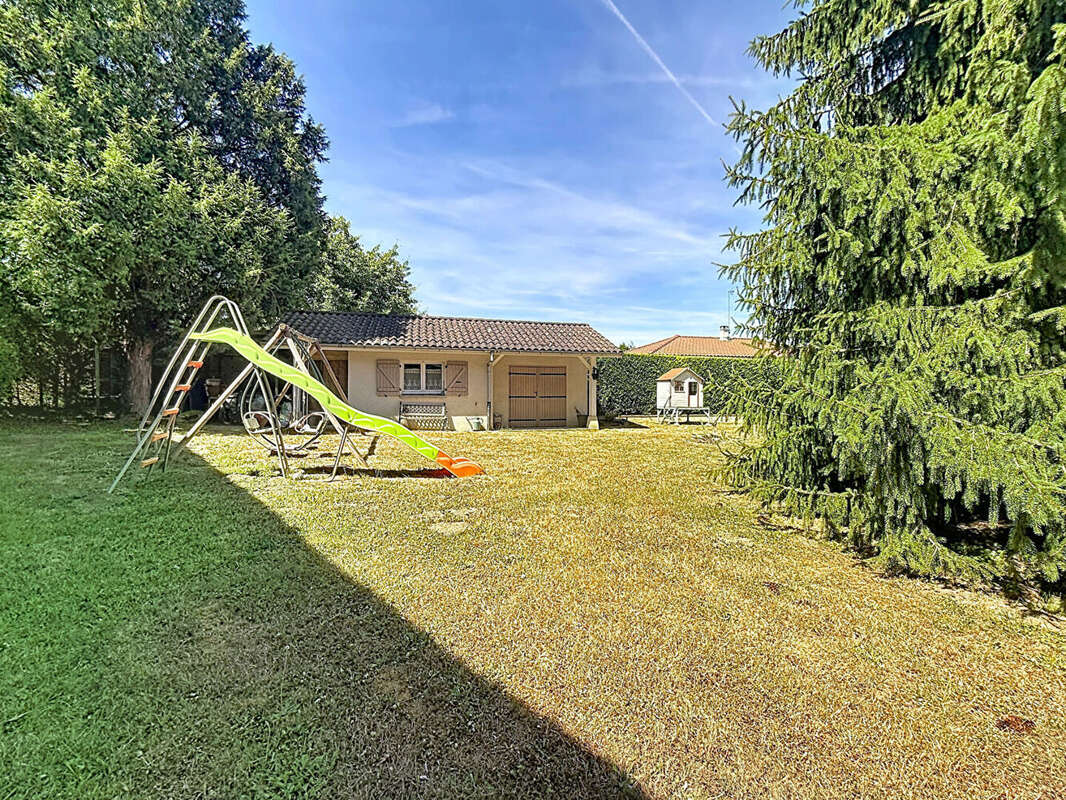 Belle maison de caractères de 134m2 avec piscine, sous sol, atelier sur un terrain de 2085m2 - photo 20