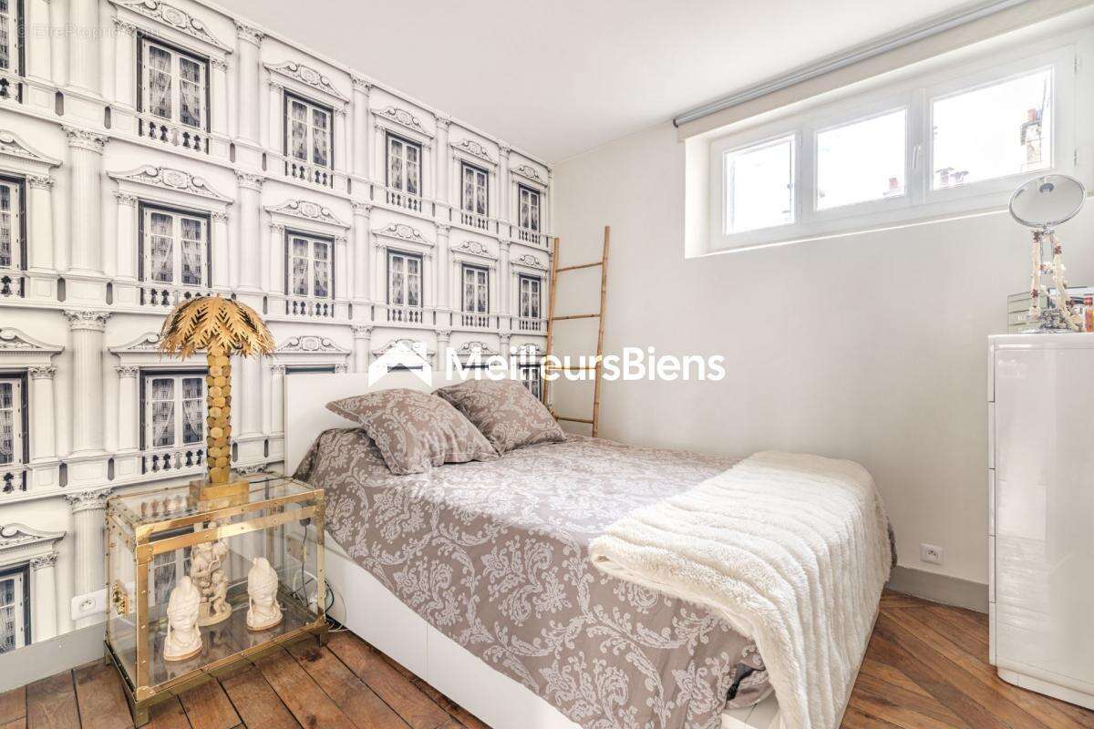 Appartement à PARIS-7E