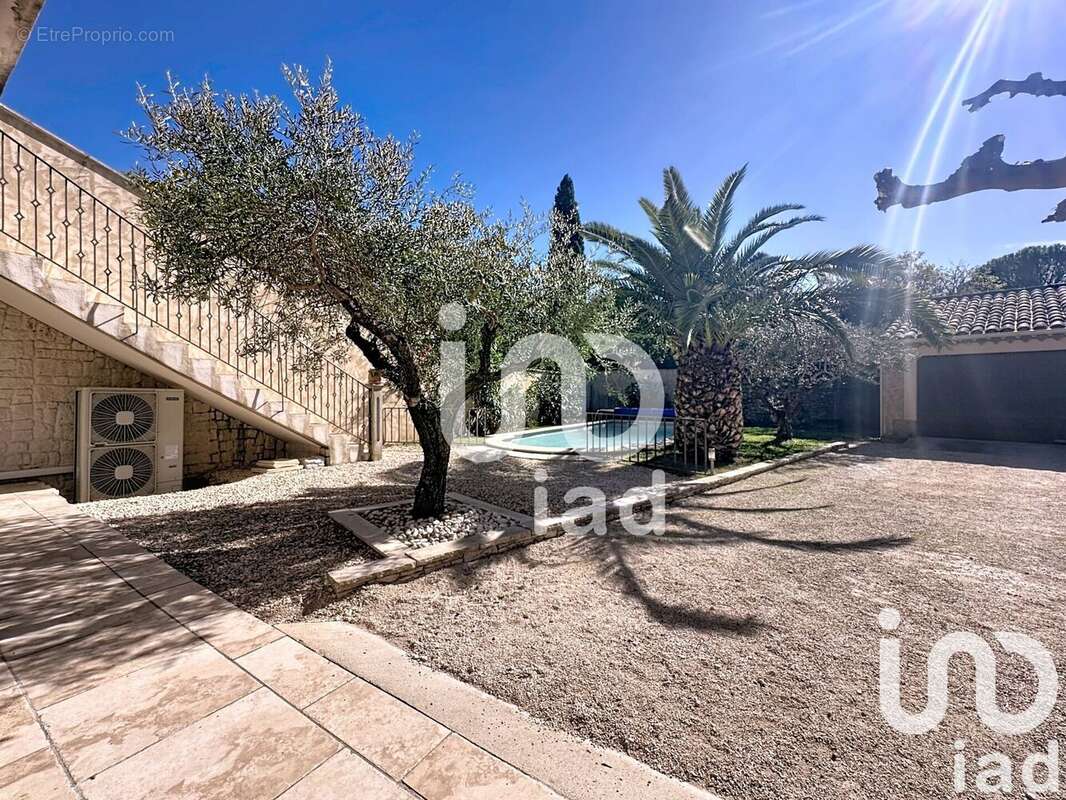 Photo 2 - Maison à SAINTE-CECILE-LES-VIGNES