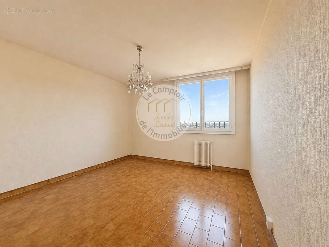 Appartement à MARSEILLE-9E