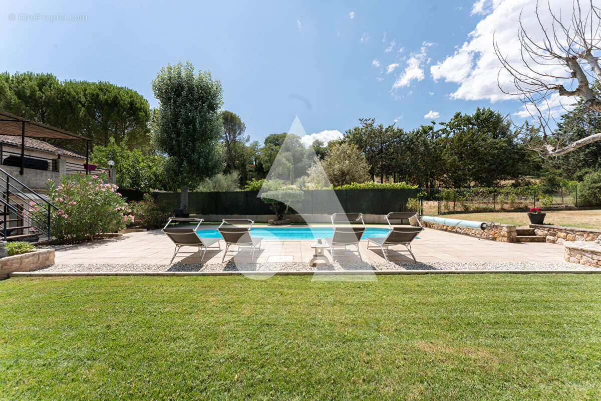 Maison à LE THOLONET