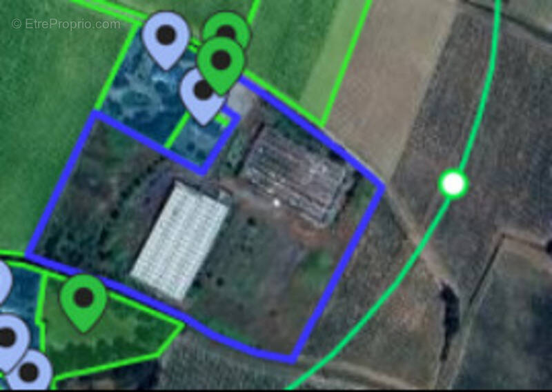 Terrain à SAINT-JEAN-DES-MAUVRETS