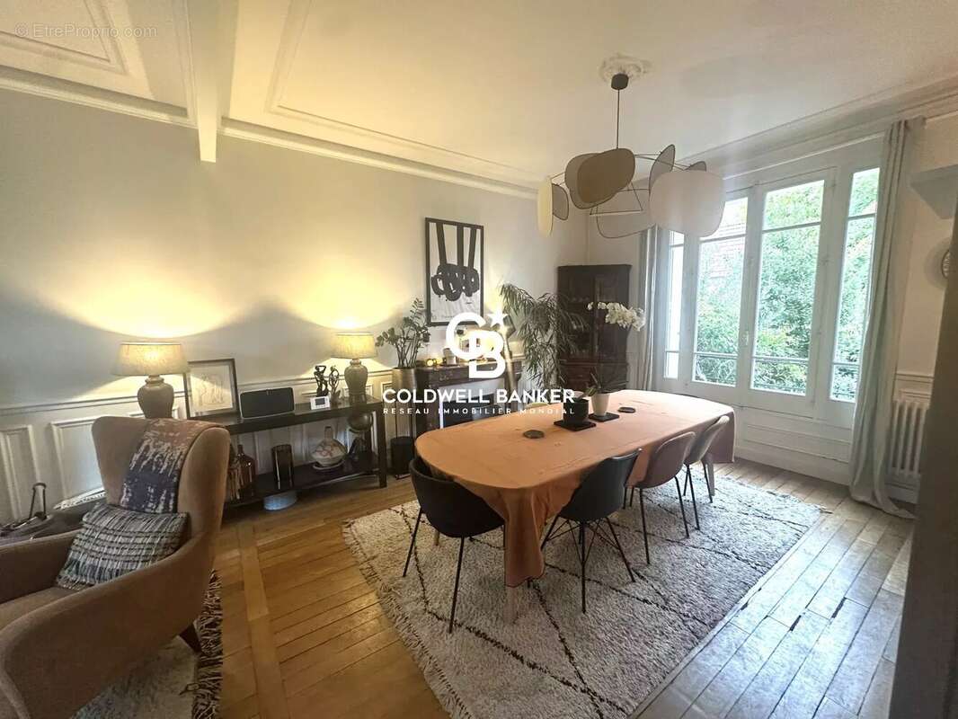 Maison à LE VESINET