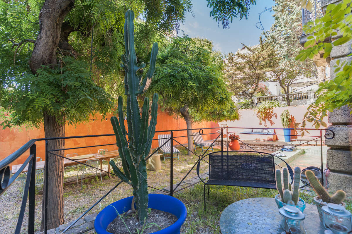 Appartement à MARSEILLE-8E