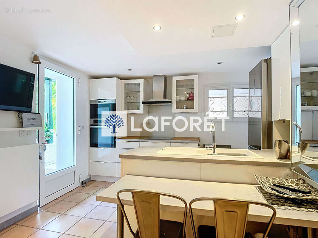 Maison à SAINT-NOM-LA-BRETECHE