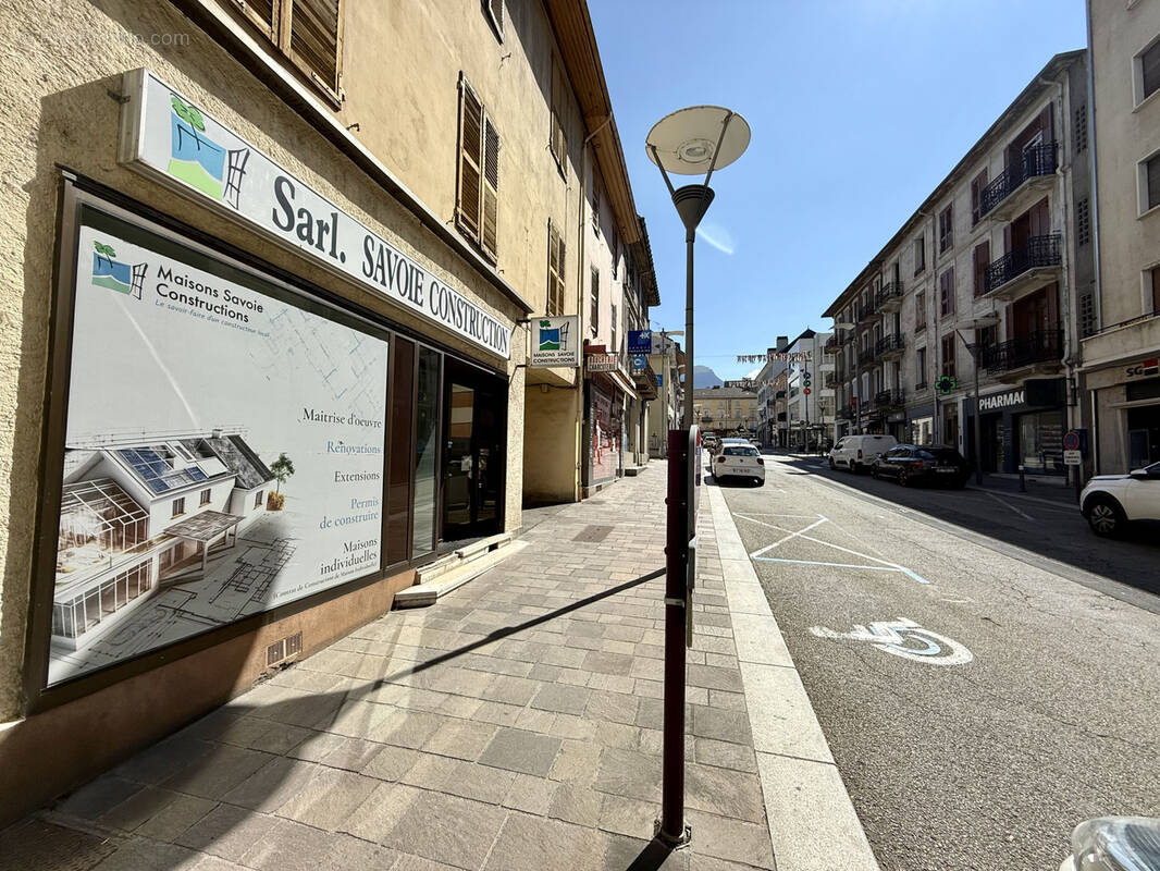 Saint-jean-de-maurienne (73)   centre-ville   local commercial 111 m2 + cave 40 m2   emplacement no1   visibil - photo 13