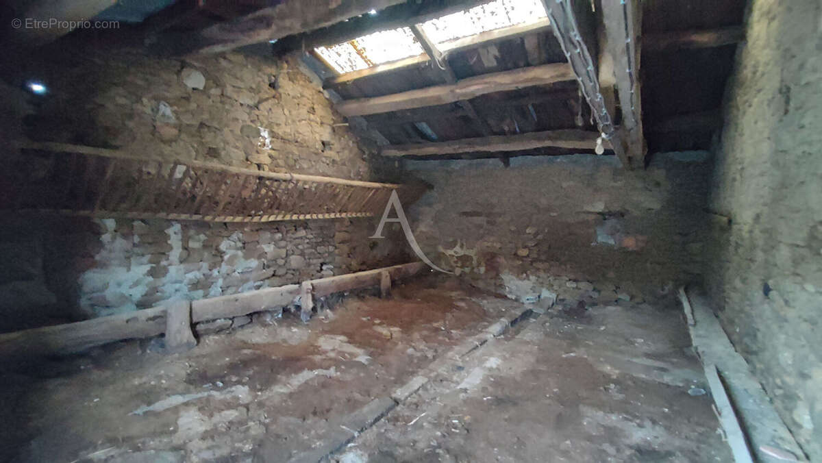 Parking à LA GENETOUZE