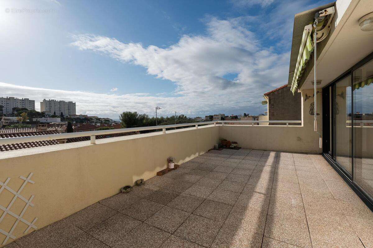 Appartement à MARSEILLE-7E