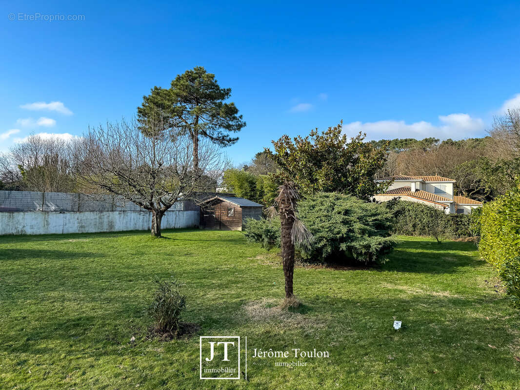 Terrain à SAINT-PALAIS-SUR-MER