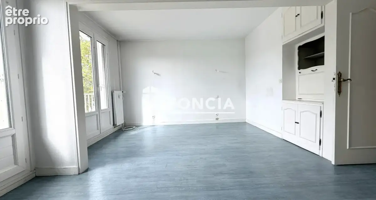 Appartement T5, 2 chambres centre de ville de La Flèche avec vue imprenable sur Le Loir - photo 7