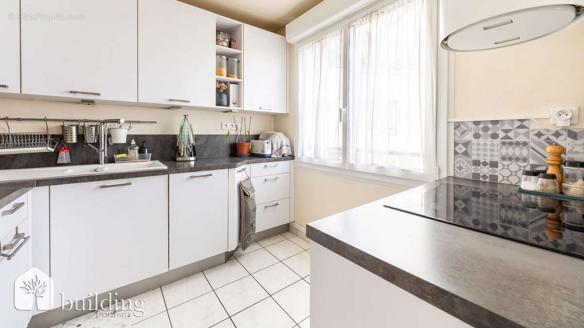 Appartement à COURBEVOIE