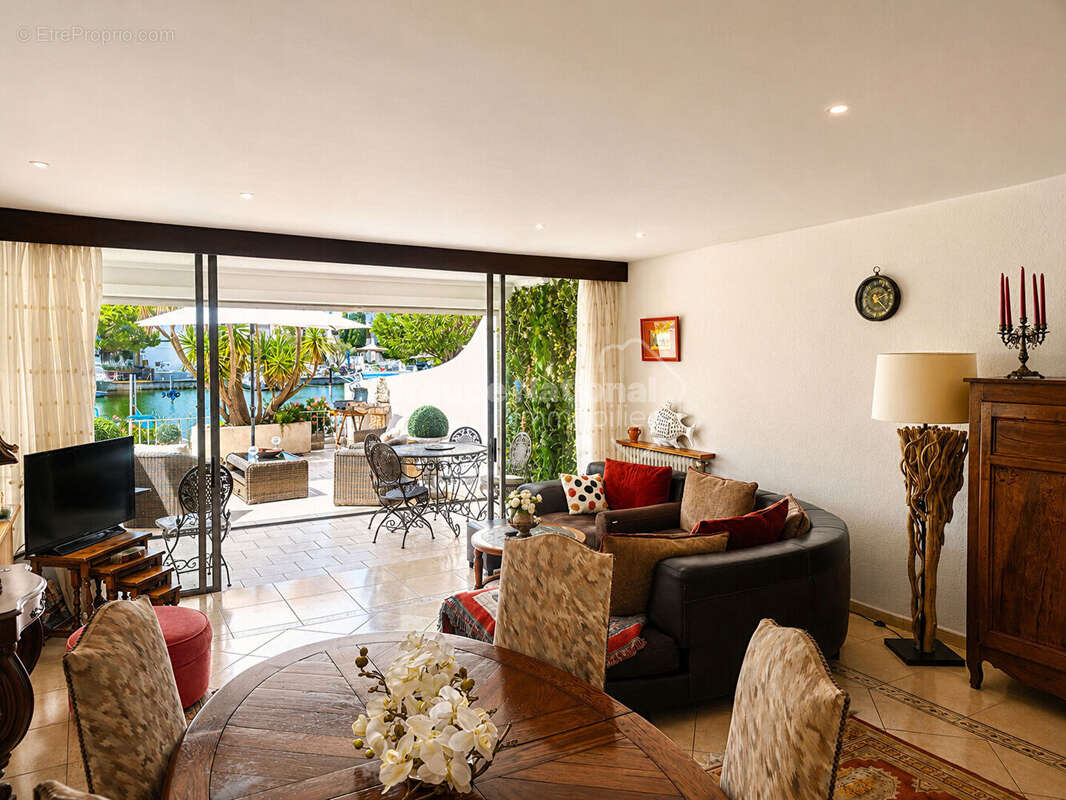 Marina d'exception en duplex appontement large - photo 2