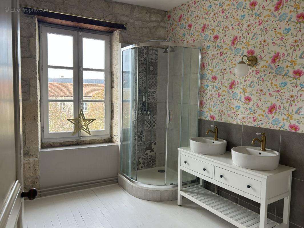 Maison à SAINT-JEAN-D&#039;ANGELY