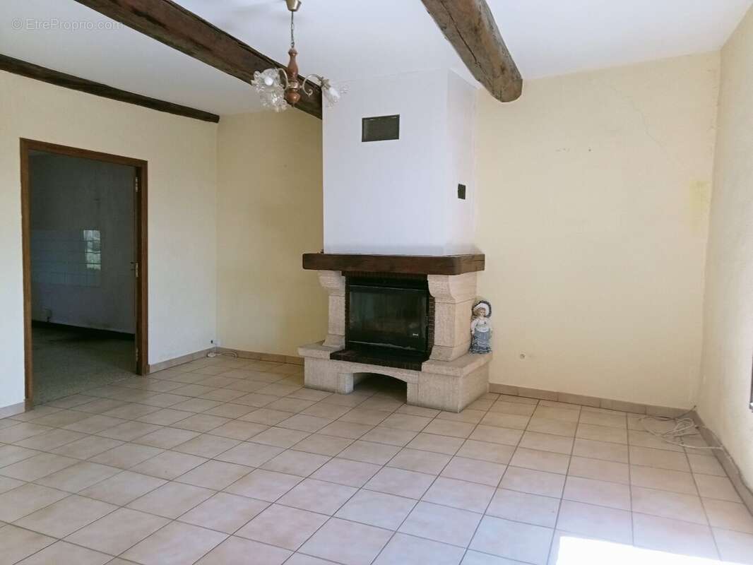 Maison de village avec jardin et garage. - photo 18