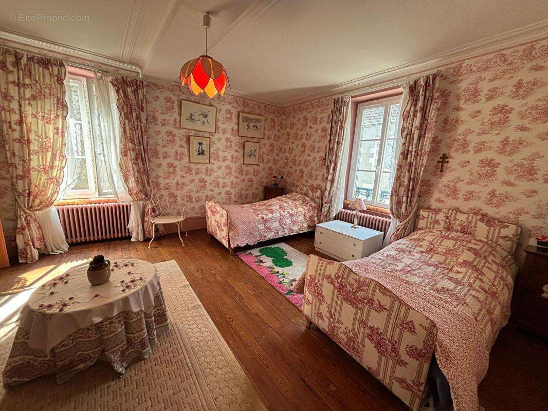 Maison à MAGNY-COURS