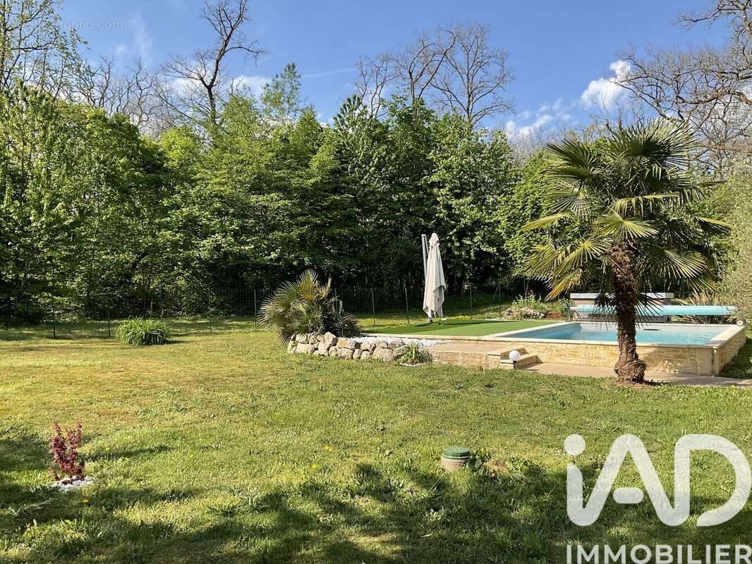 Maison 148 m² à Saint-Paul-De-Serre  - photo 6